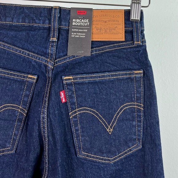 NWT Levi’s Ribcage High Rise Bootcut Jeans in High Key Dark Wash - Picture 13 of 13